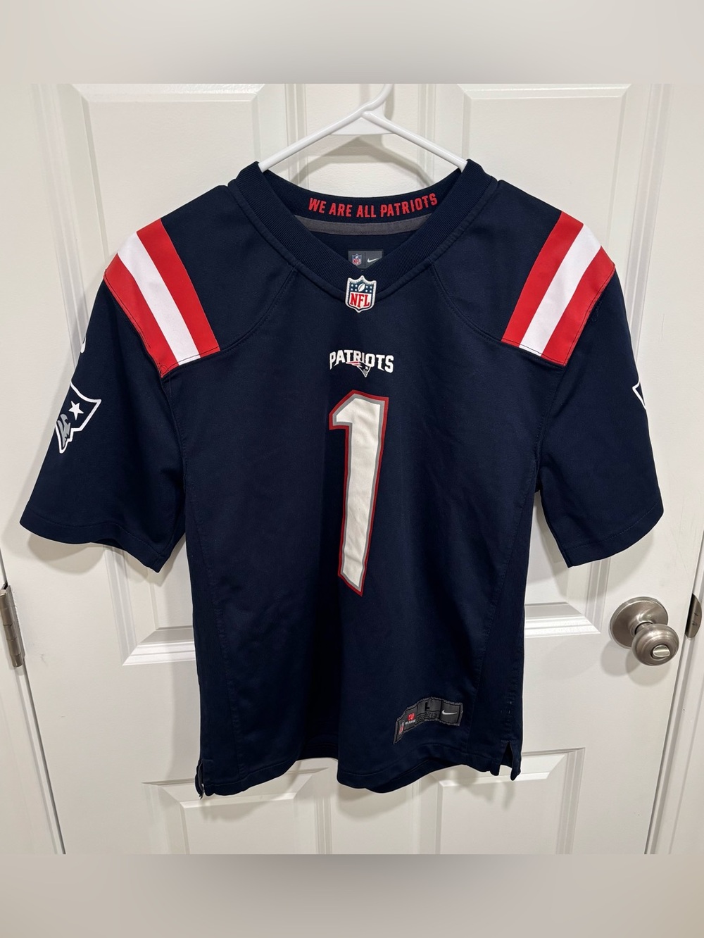 Boys Nike New England Patriots Cam Newton #1 Football Jersey Size Large